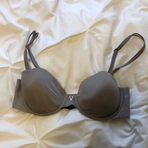 Victoria’s Secret Side Smoothing Strapless Bra